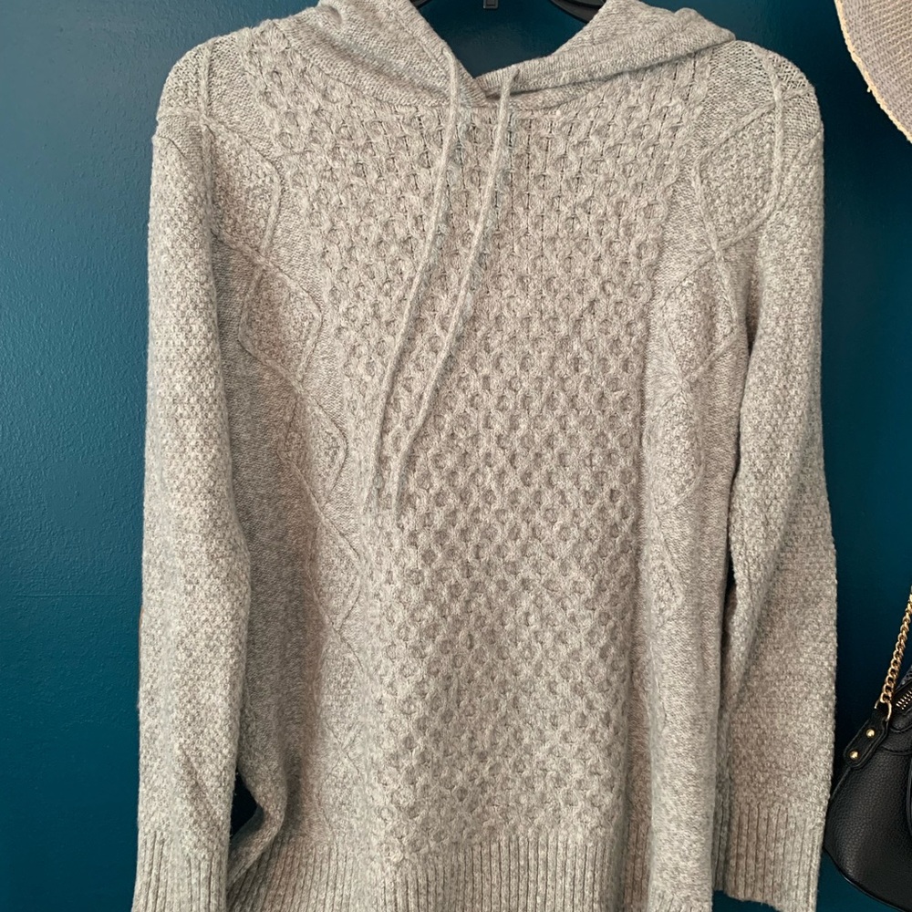 Hoodie sweater